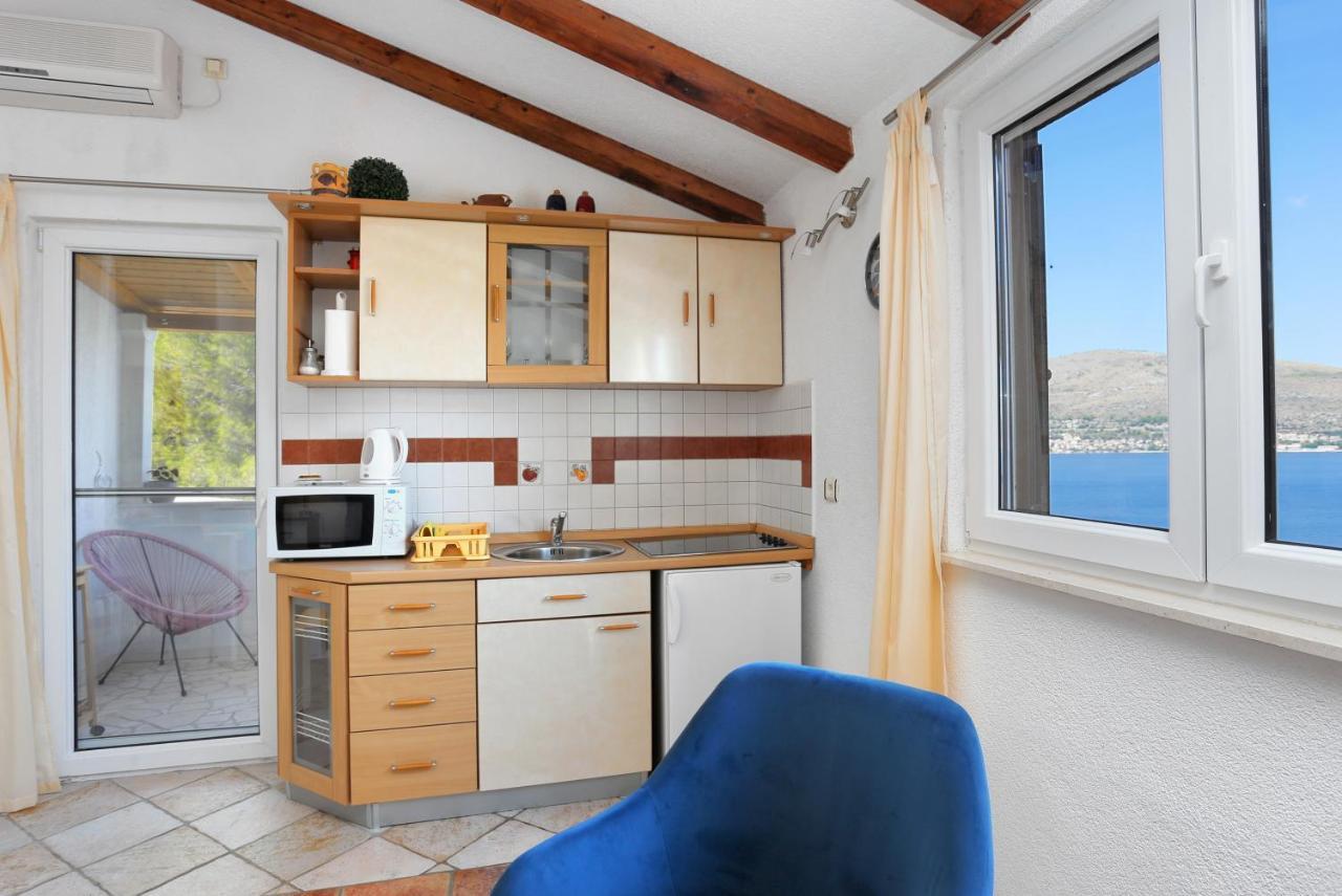 Apartments By The Sea Okrug Donji, Ciovo - 12502 오크루그고른지 외부 사진