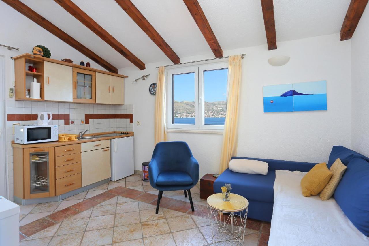 Apartments By The Sea Okrug Donji, Ciovo - 12502 오크루그고른지 외부 사진