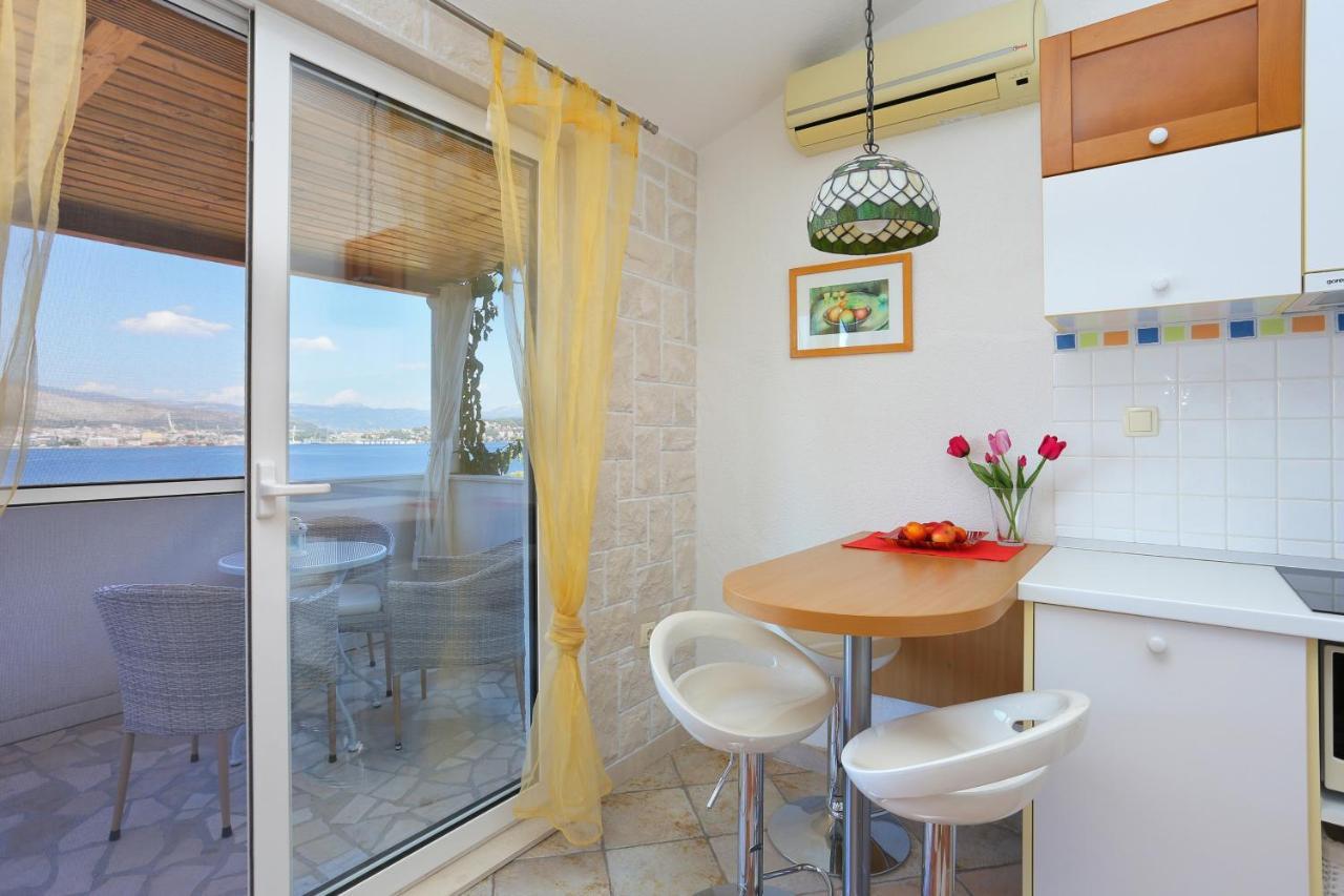Apartments By The Sea Okrug Donji, Ciovo - 12502 오크루그고른지 외부 사진
